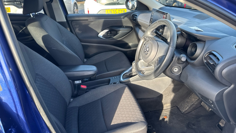 Toyota Yaris 1.5 Hybrid Design 5dr CVT Hybrid Hatchback